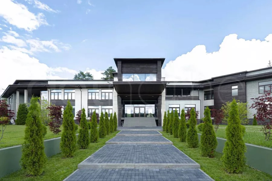 Vision. Купить дом площадью 3145 м² на участке 520 соток в элитном коттеджном посёлке Vision на Новорижском шоссе в 45 км от МКАД.
